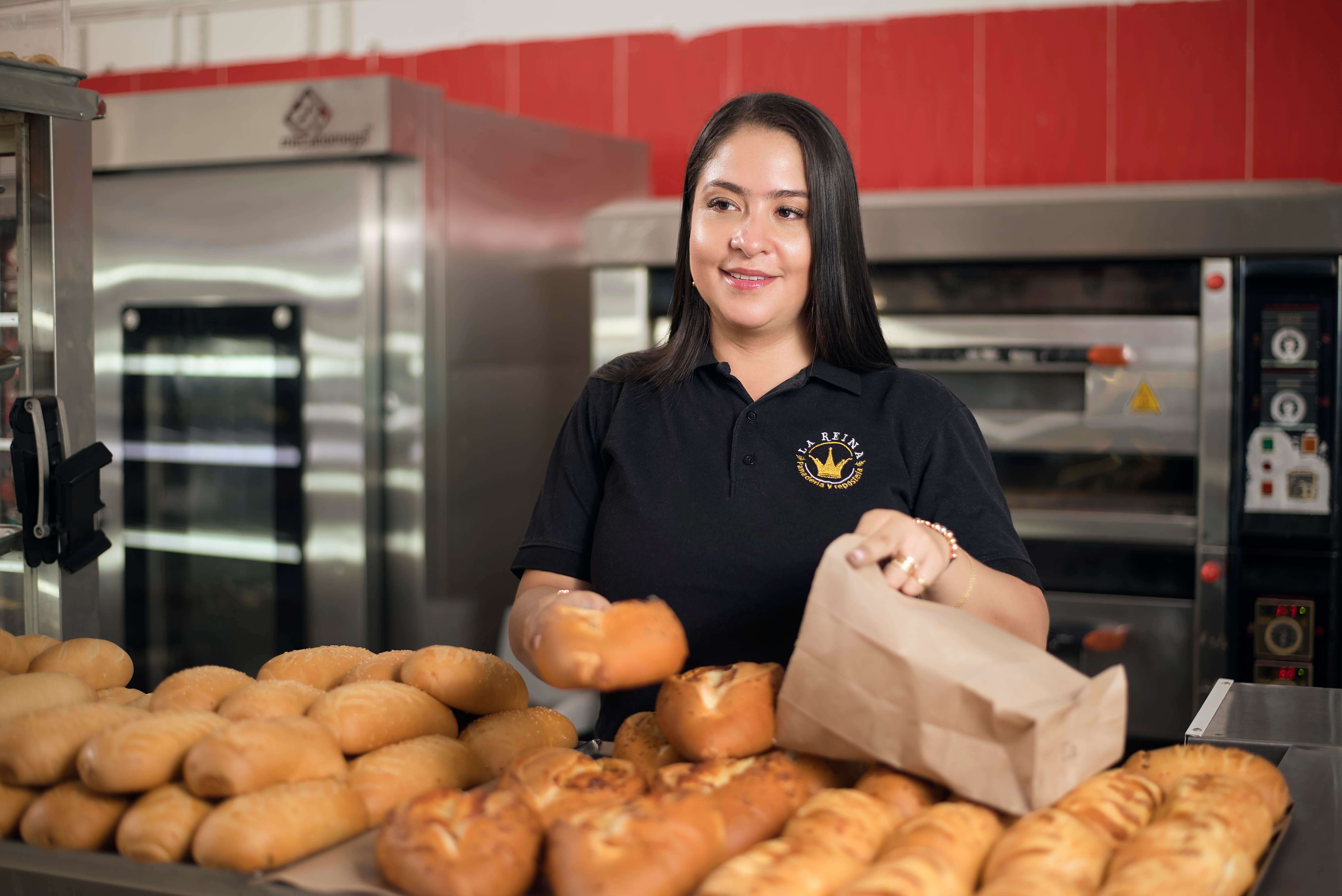 Dalia Carrillo, Panadería La Reina